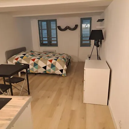 Budgetbnb 183 Proche Opera Toulon